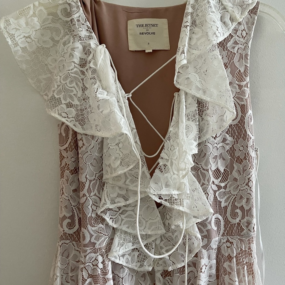 Gorgeous white lace dress!